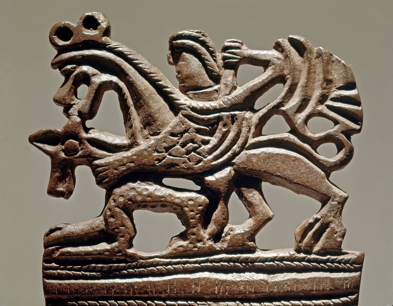 Skytské umění (skytská nebo skytská civilizace): Apollo na gryfu - 4. století př. n. l. - bronzová ozdoba tanku - muzeum Ermitáž, Petrohrad od Scythian