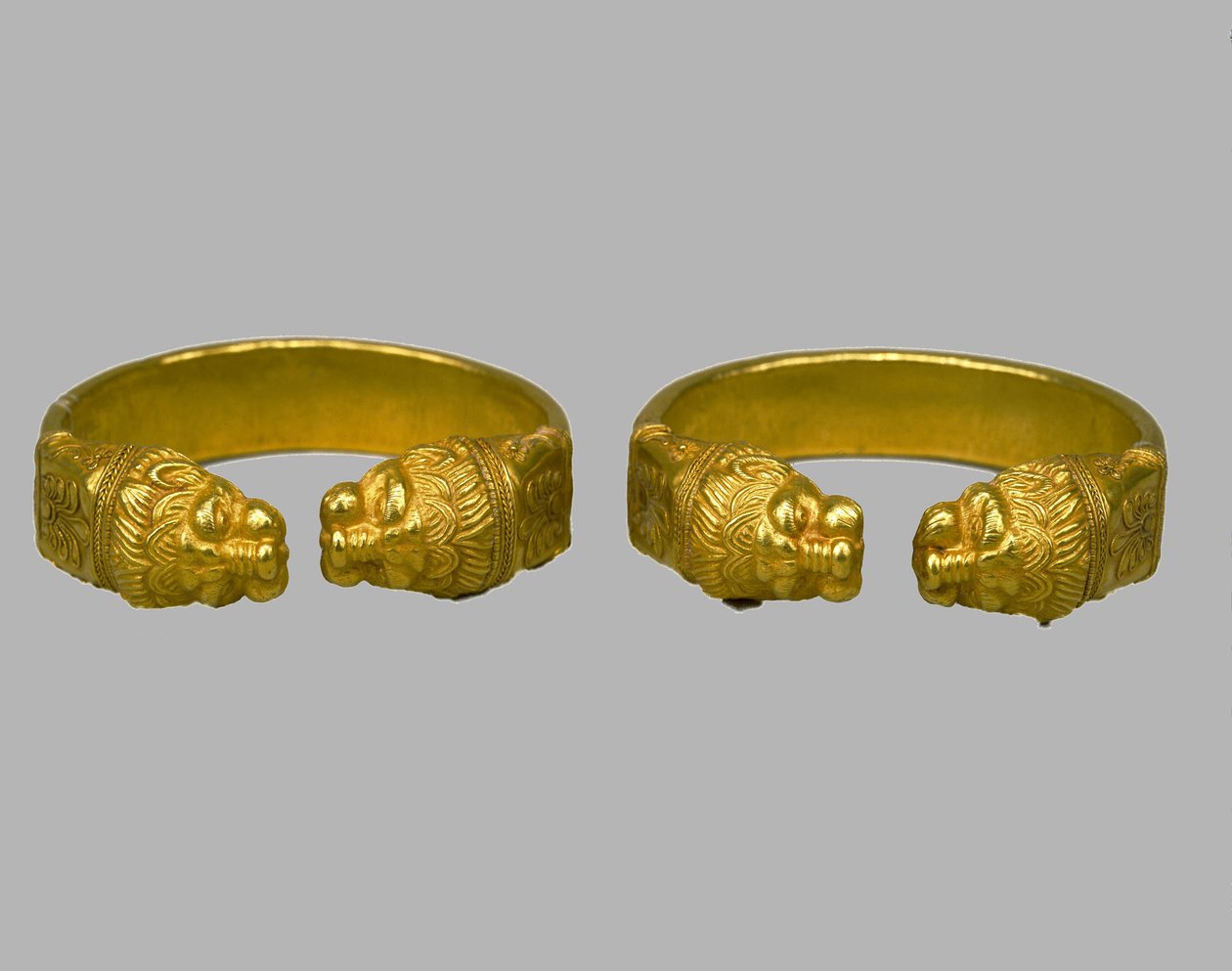 Náramky, 4. století před naším letopočtem od Scythian