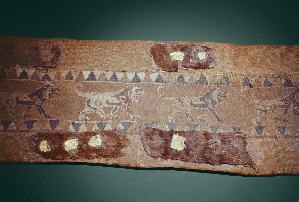 Koňský náprsník se lvy (vlna a zlato) od Scythian
