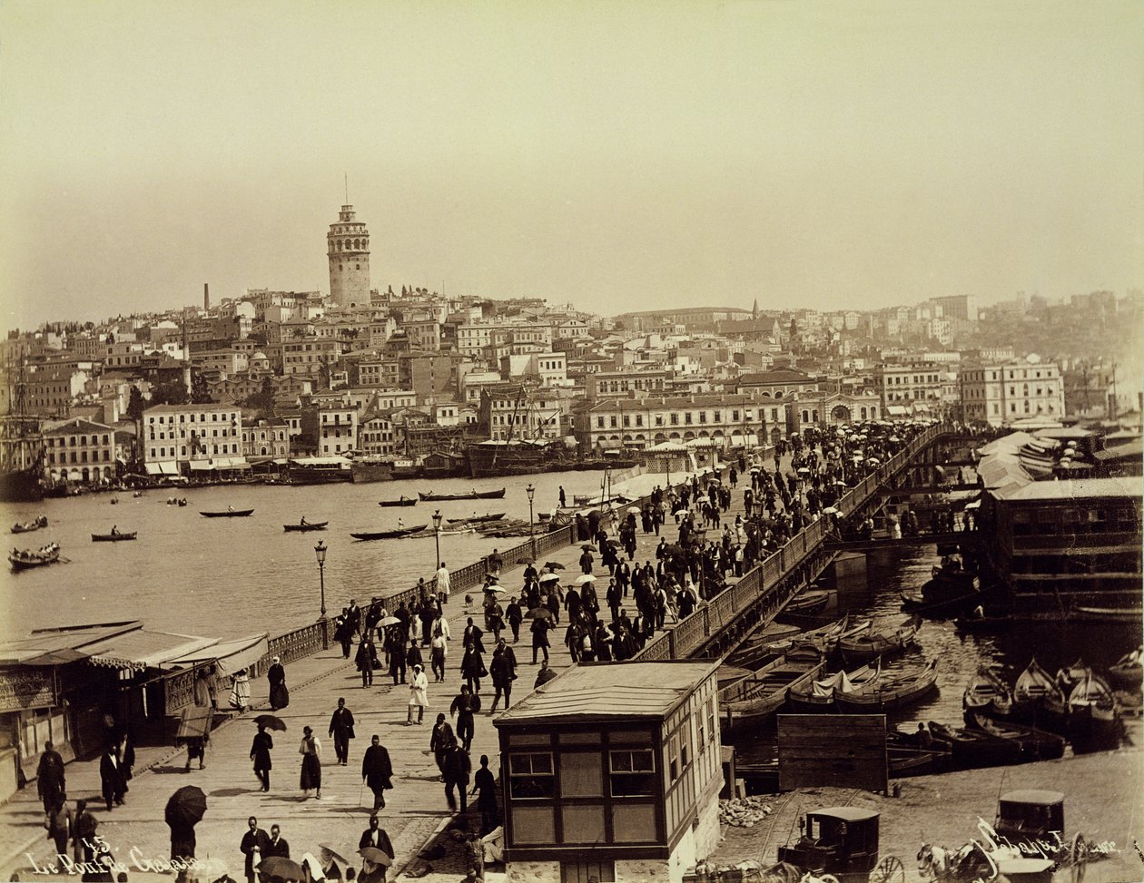 Galatský most přes Zlatý roh, Istanbul, cca 1890 (černobílá fotografie) od Sebah and Joaillier