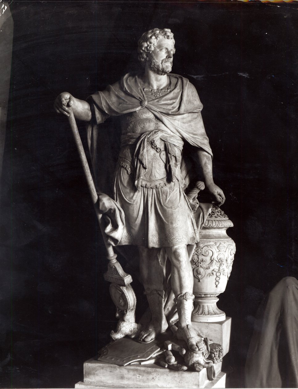 Hannibal Triumphant, 1722 (mramor) (černobílá fotografie) od Sebastien Slodtz