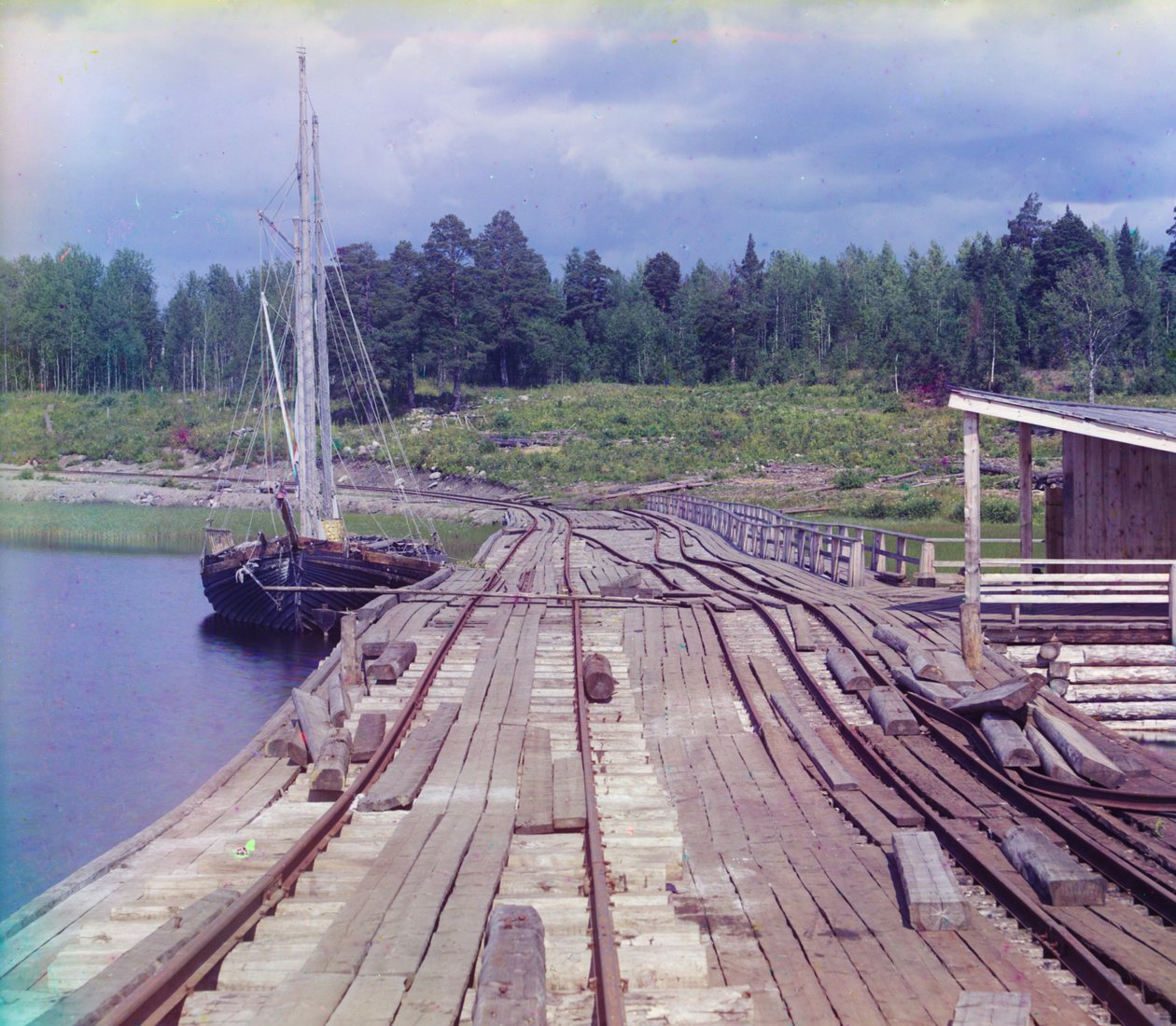 Přehrada na nádraží Lizhma, Karelia, na Murmanské železnici, 1905-1915 od Sergey Prokudin Gorsky