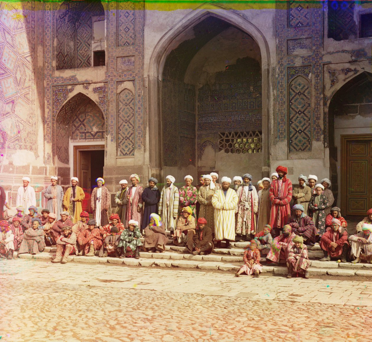 Na schodech mešity v Samarkandu, 1905-1915 od Sergey Prokudin Gorsky