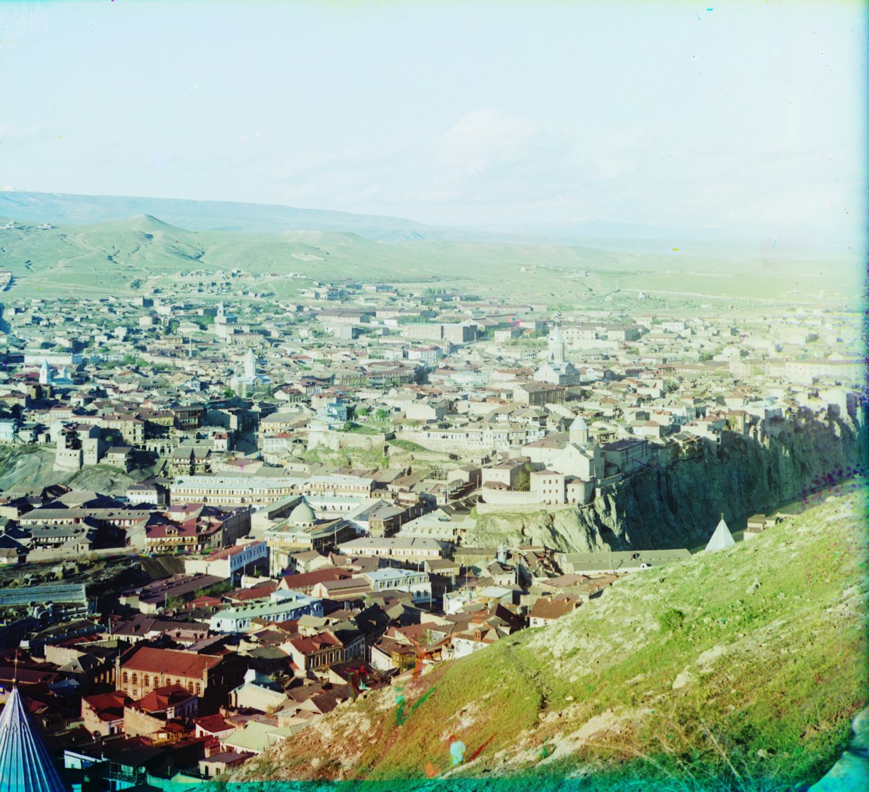 Pohled na Tiflis (nyní Tbilisi) z areálu kostela svatého Davida, 1905-1915 od Sergey Prokudin Gorsky