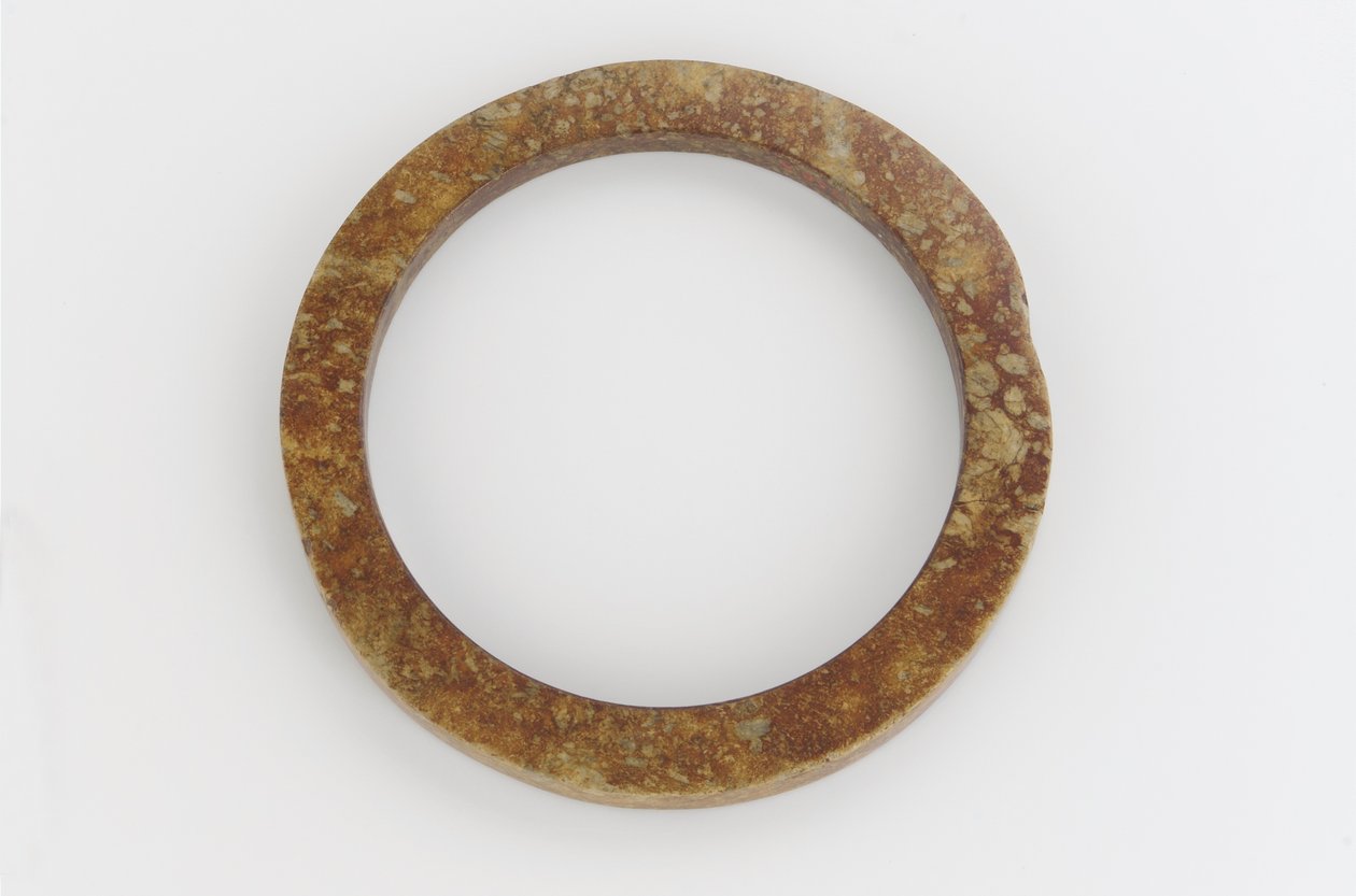 Prsten (nefrit) od Shang Dynasty Chinese School