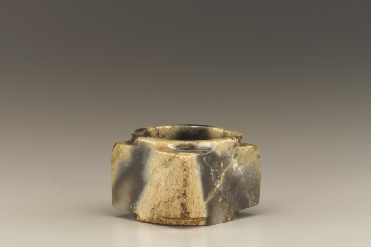 Krátká trubice (cong) (nefrit (nefrit)) od Shang Dynasty Chinese School