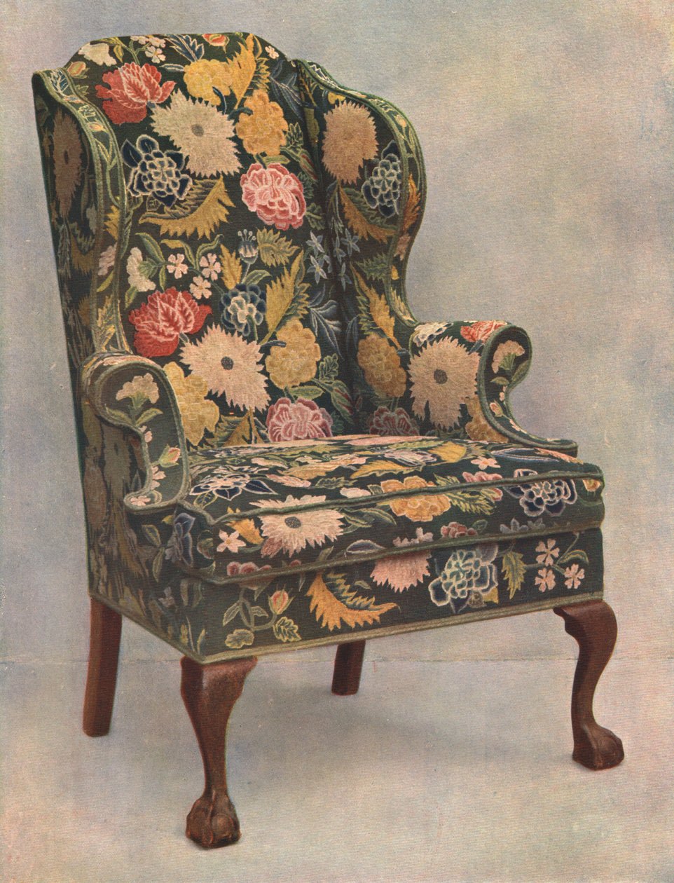 Ořechová židle potažená výšivkou, 1905 od Shirley Charles Llewellyn Slocombe