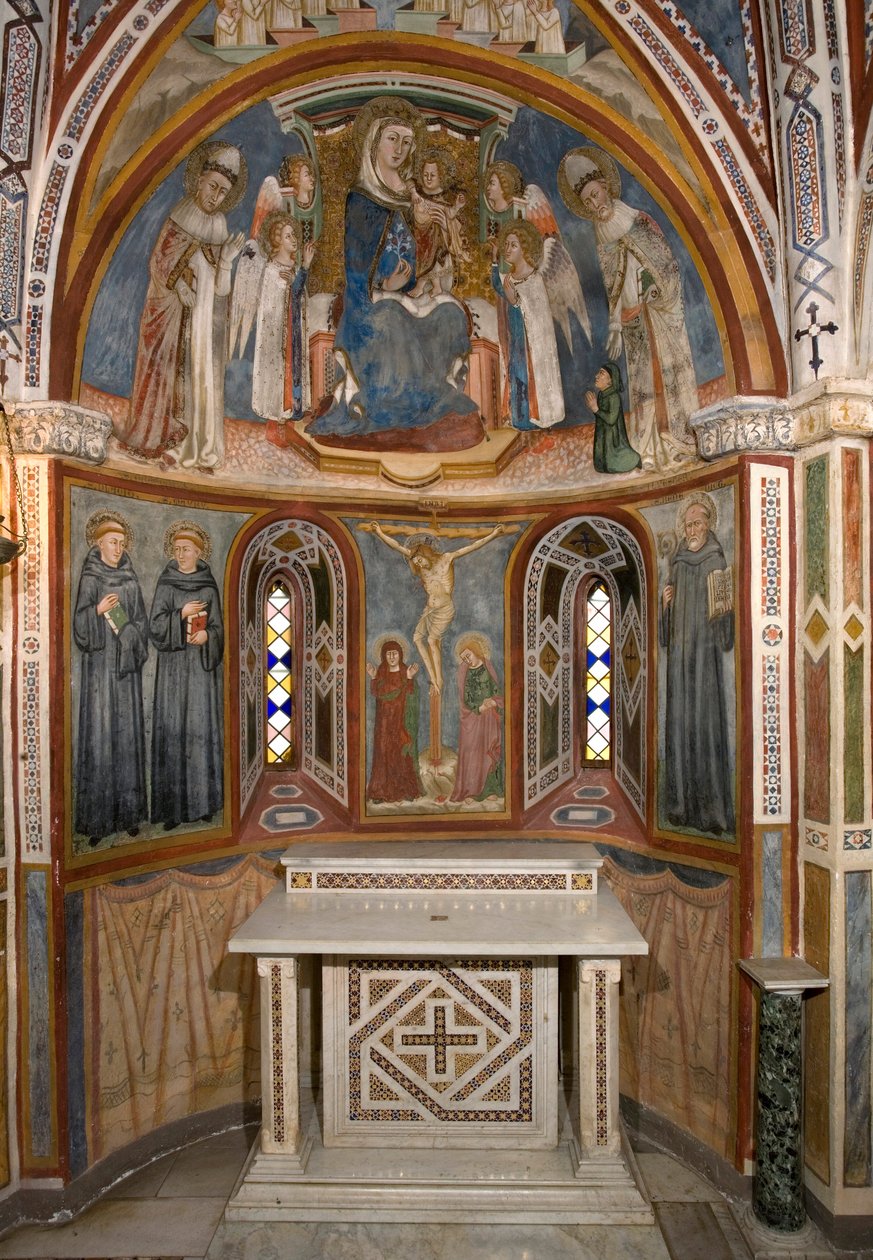 Panna a dítě a ukřižování (po restaurování). Freska školy Siena. 14. století. Kaple Panny Marie. Klášter Saint Benedetto (Sacro Speco), Subiaco (Řím), Itálie od Sienese School