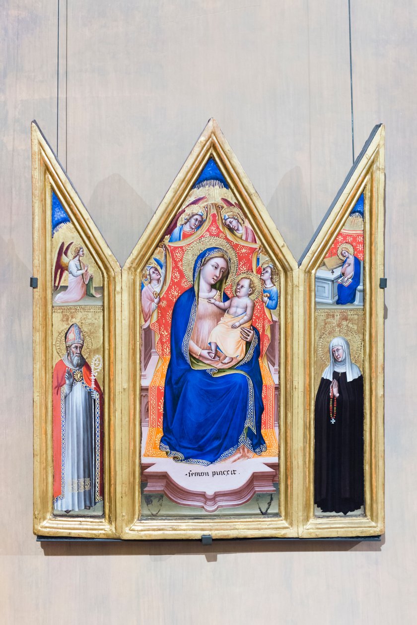 Triptych, trůnící Madona s dítětem s anděly (uprostřed), anděl zvěstování a svatý Augustin (vlevo), panna zvěstovatelka a svatá Monika (vpravo) od Simone dei Crocifissi