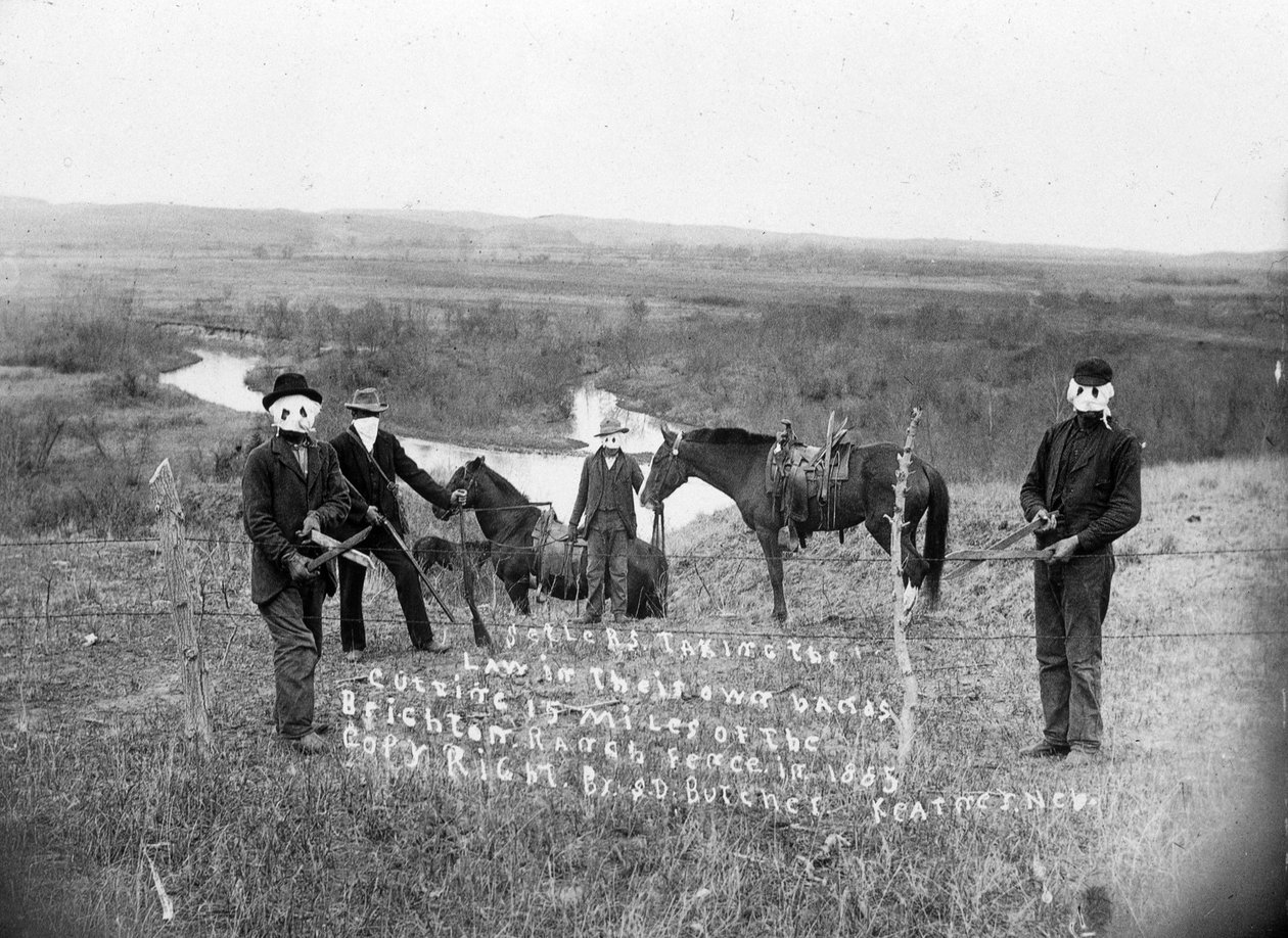 „Válka s ostnatým drátem“ v Nebrasce 1884-1885: Majitelé rančů se pokoušejí vzít farmářům půdu tím, že se postaví proti vymezení ostnatého drátu – fotografie Solomona D. Butchera od Solomon D. Butcher