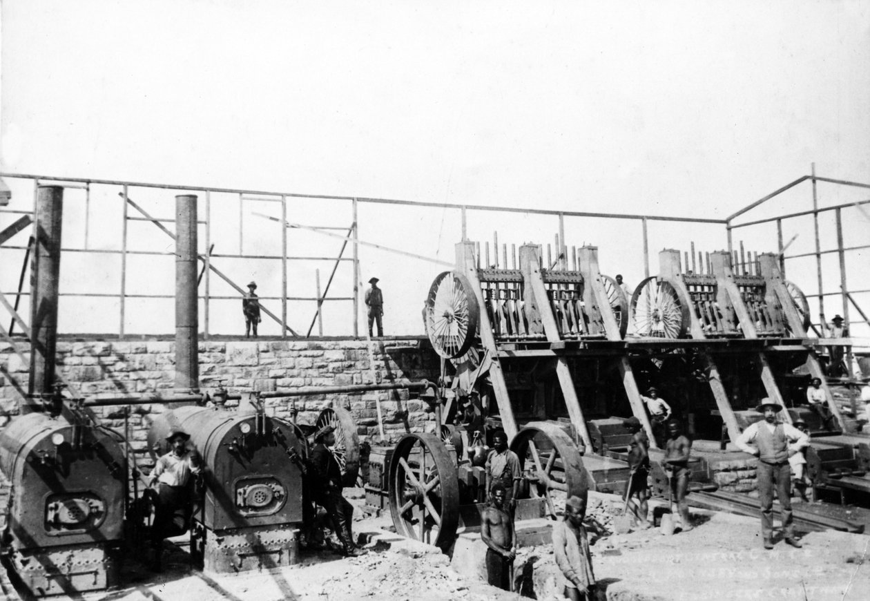 Mlýn na zlato, Roodeport Central CM co., cca 1895 od South African Photographer