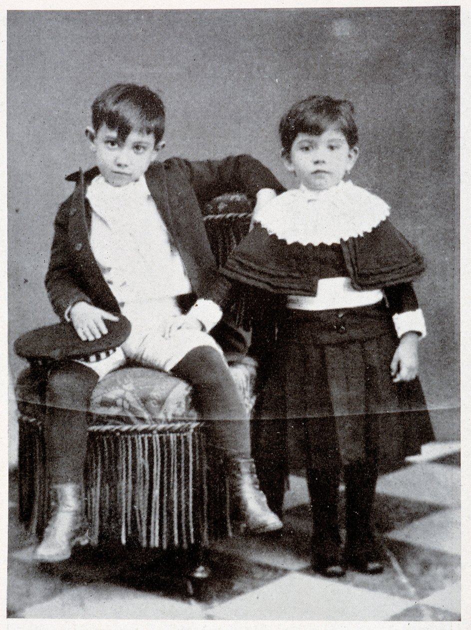 Sedmiletý Pablo Picasso se svou sestrou Conchitou, 1888 od Spanish Photographer