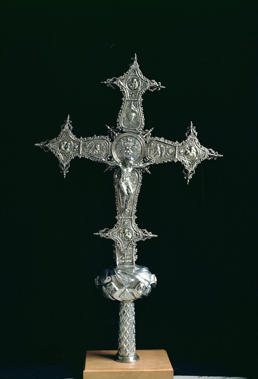 Procesní kříž, značený NOE M.Guenca, cca 1575-1600 (stříbrný balík zlacený na dřevěném podstavci) od Spanish School