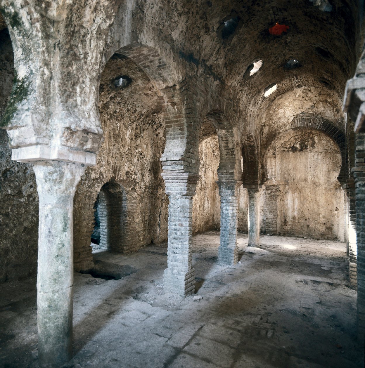 Arabské lázně, Ronda, Španělsko od Spanish School