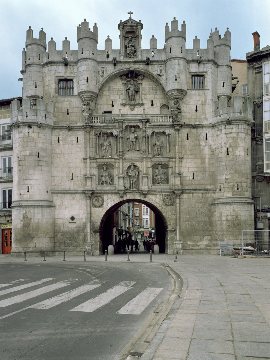 Arco de Santa Maria, kdysi součást městských hradeb od Spanish School