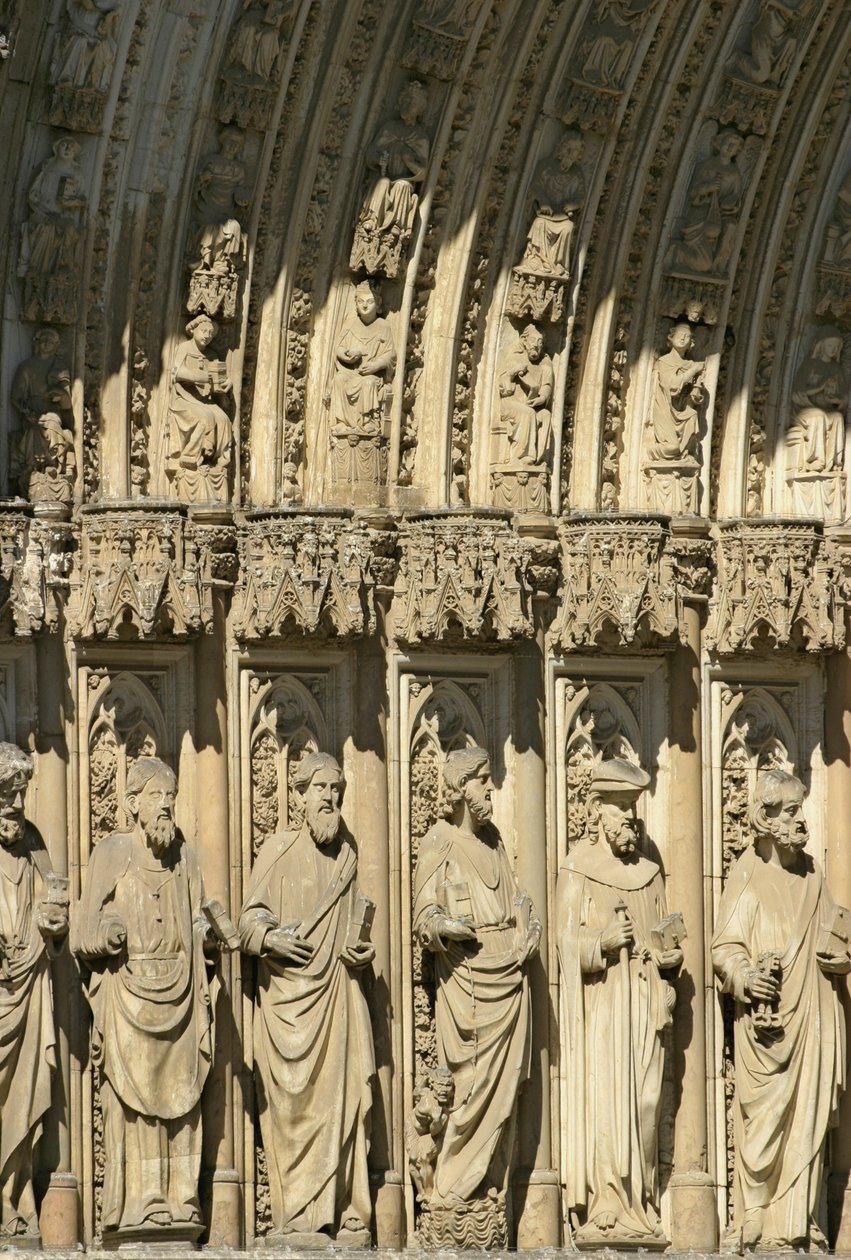 Detail z Portal of Forgiveness (Puerta del Perdon) centrálního portálu západní fasády toledské katedrály, zahájeno 1418 od Spanish School
