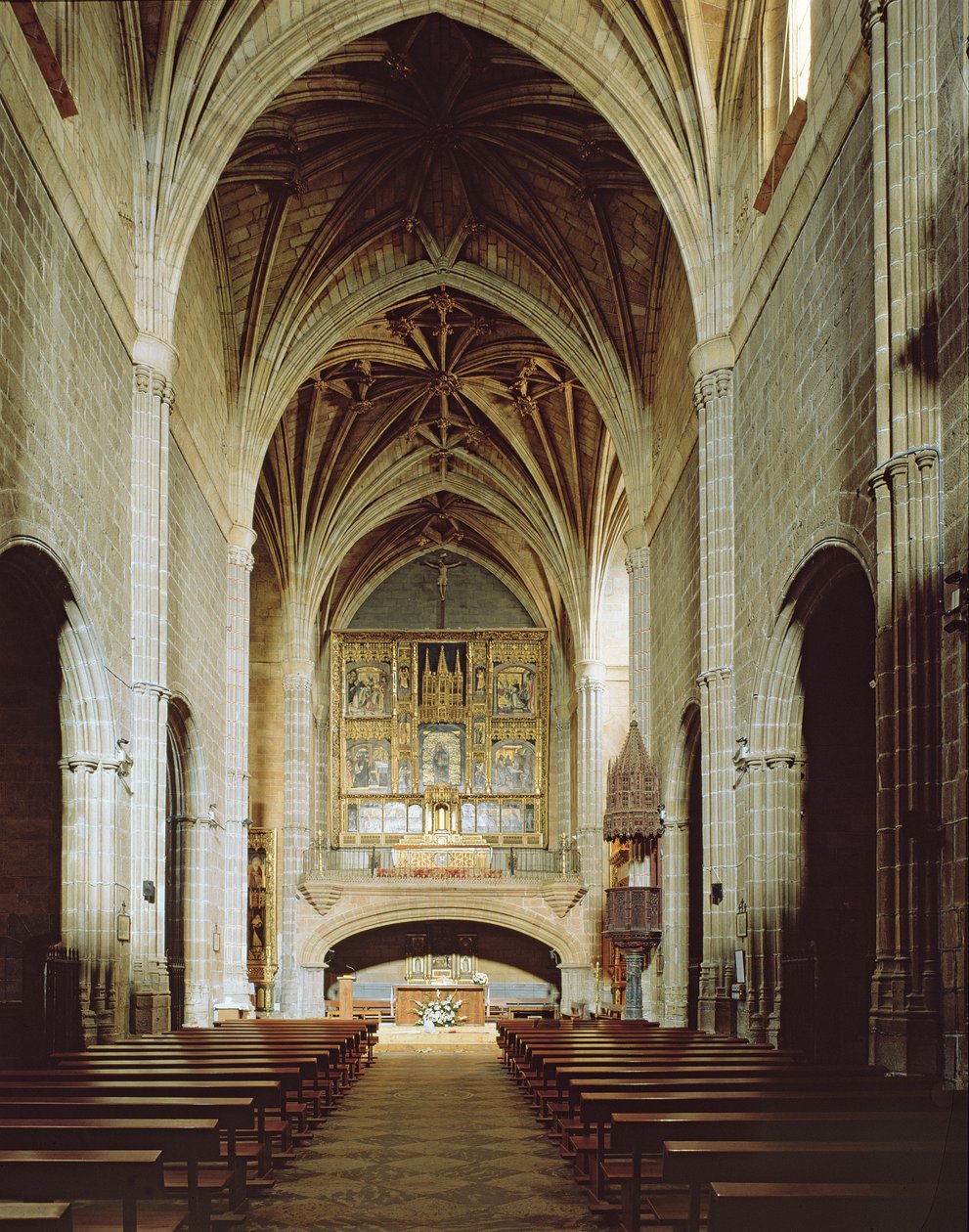 Vnitřní pohled na kostel od Spanish School
