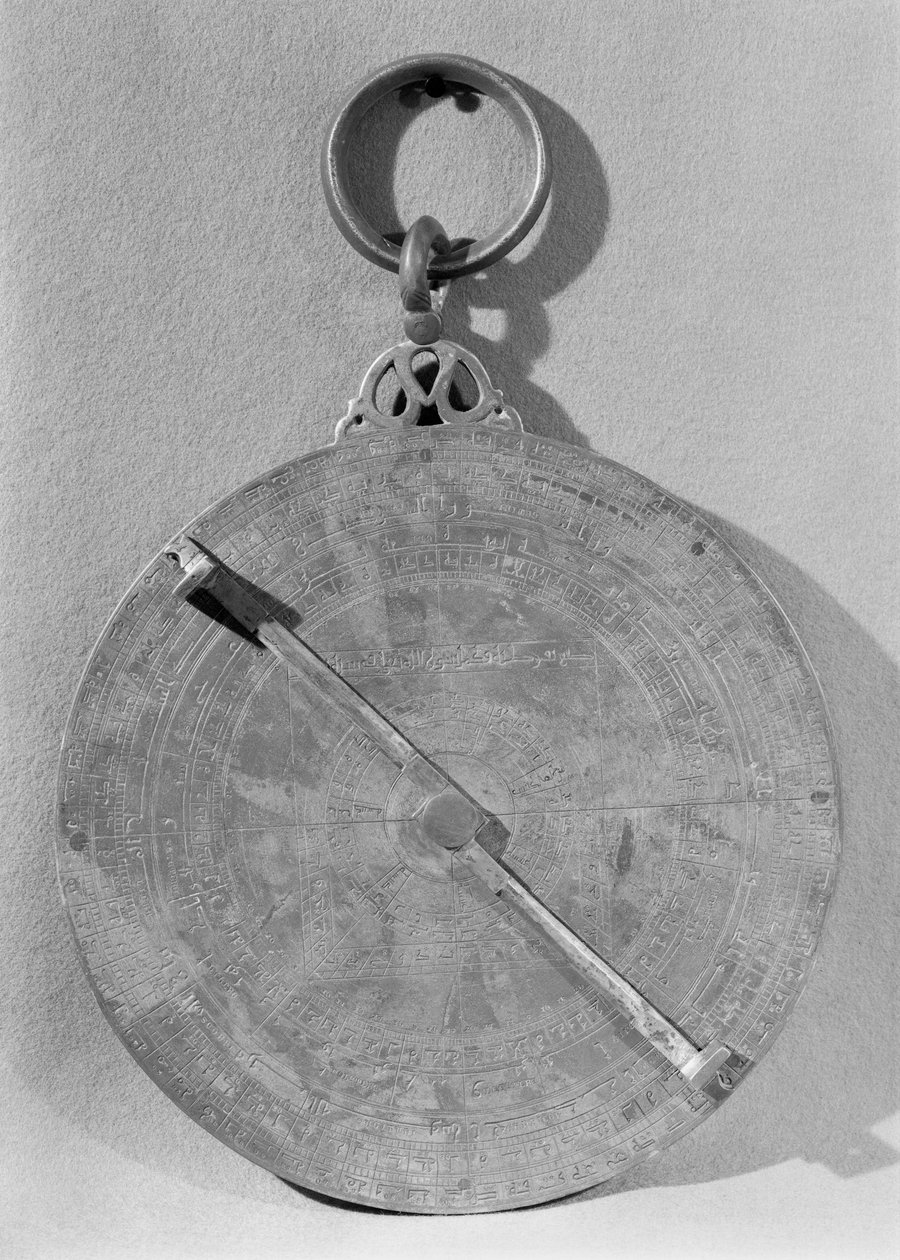 Zadní strana maurského astrolábu, z Cordoby, 1054 (kov) od Spanish School