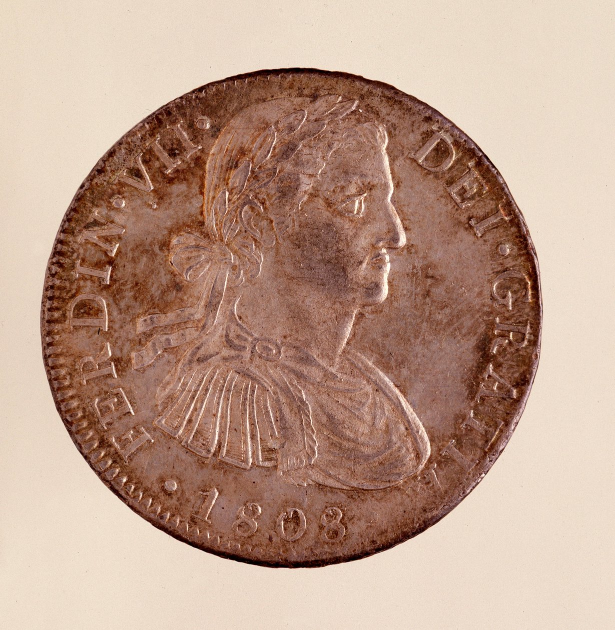 Stříbrná mince (8 realů) ze Španělska: vláda Ferdinanda VII (Ferdinanda) (1808-1833). 1808 Průměr 3,9 cm Neapol, archeologické muzeum od Spanish School