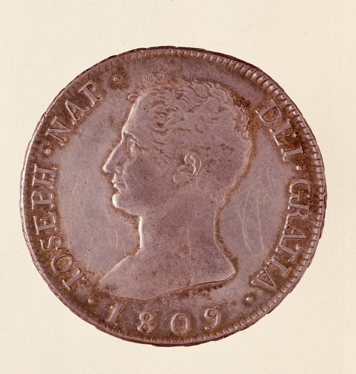 Stříbrná mince (douro nebo piastra) ze Španělska: vláda Josepha Napoleona (1808-1813). 1809 Průměr 4 cm Neapol, museo archeologico od Spanish School
