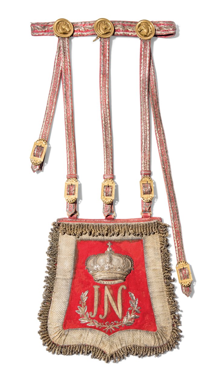 Sabretache of Joseph-Napoleon Bonaparte, král Španělska, před rokem 1813 (červená marocká kůže s vyšívaným zlatem a pozlacenými mosaznými pasparty) od Spanish School