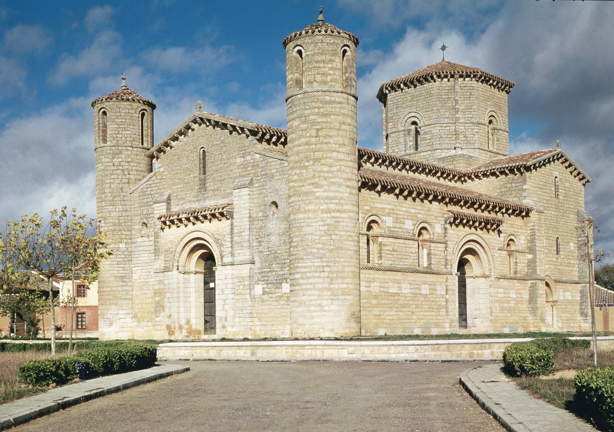 Pohled na kostel San Martin, postavený v letech 1035-66 od Spanish School