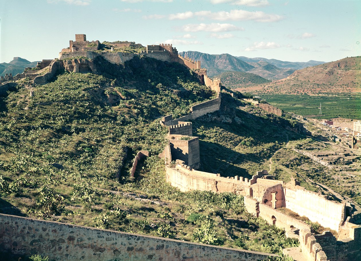 Pohled na hrad, 8.-12. stol od Spanish School