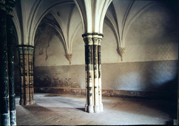 Pohled do interiéru kapitulní síně kláštera, založeného v roce 1194 a přemístěného na dnešní místo v roce 1218 od Spanish School