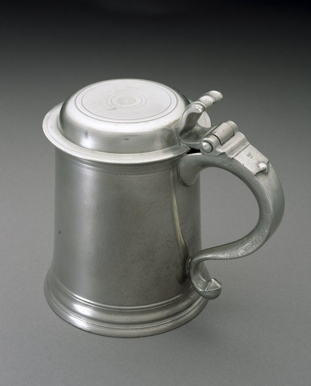 Tankard, c. 1820-1827 (cín) od Spencer Stafford