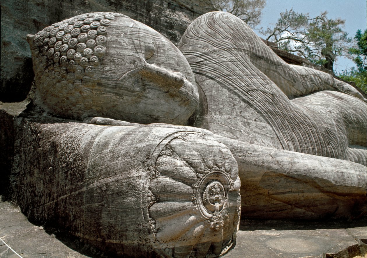 Ležící obraz, který znázorňuje Buddhovu parinirvánu, sochu, Chrám Gal Vihara od Sri Lankan