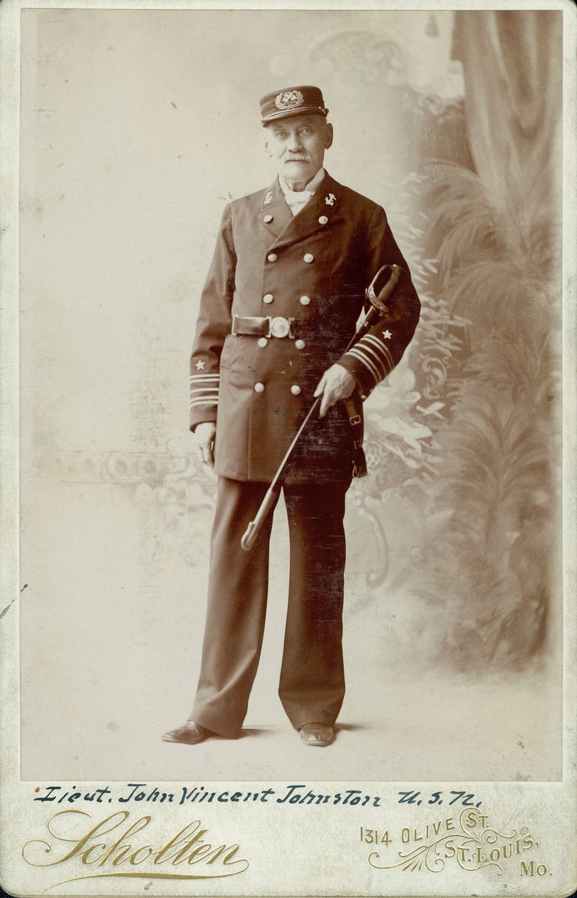 John Vincent Johnston, dobrovolný poručík, námořnictvo, kapitán, americké námořnictvo. od St. Louis Scholten