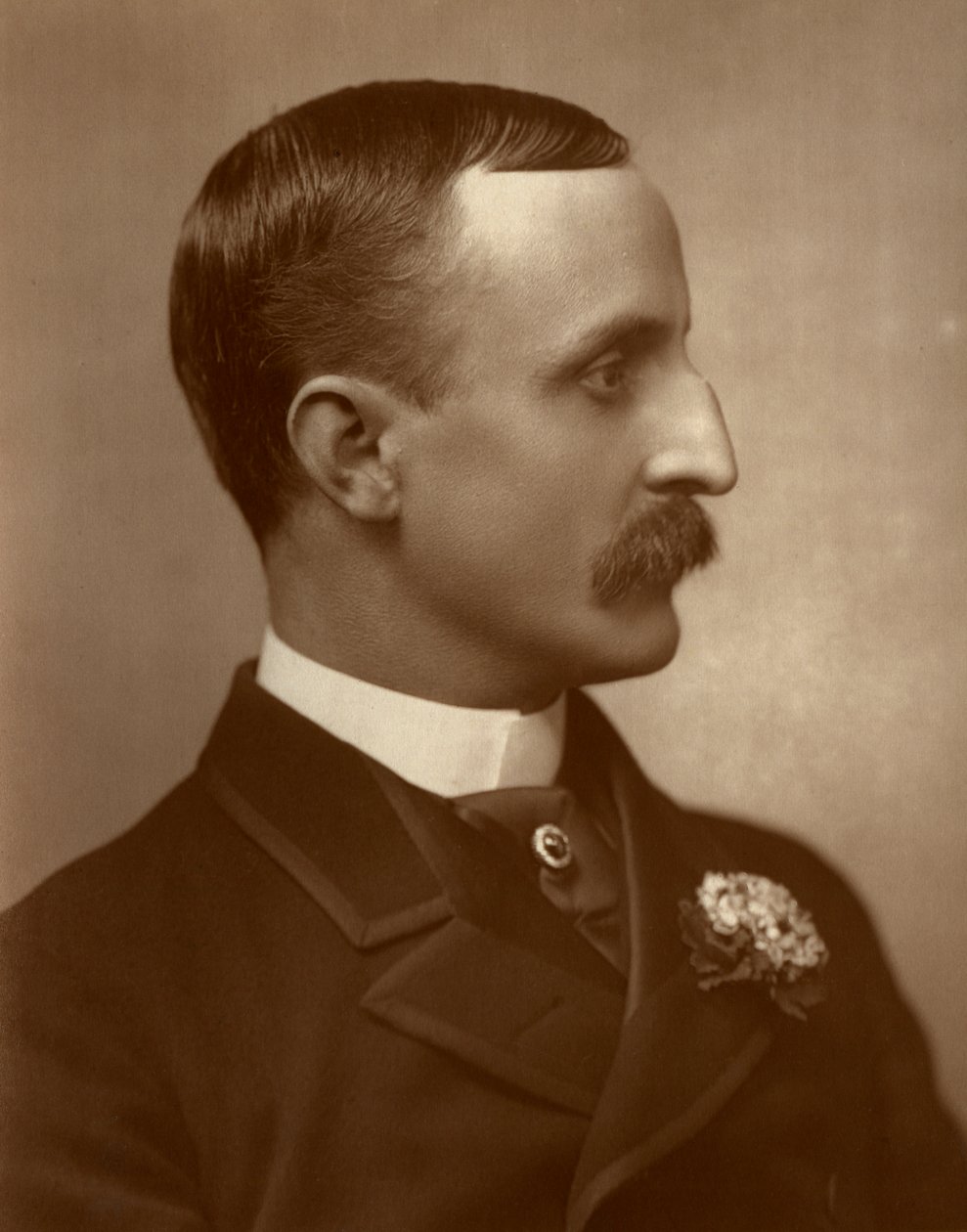 Edgar Bruce , britský herec, 1884 od St James