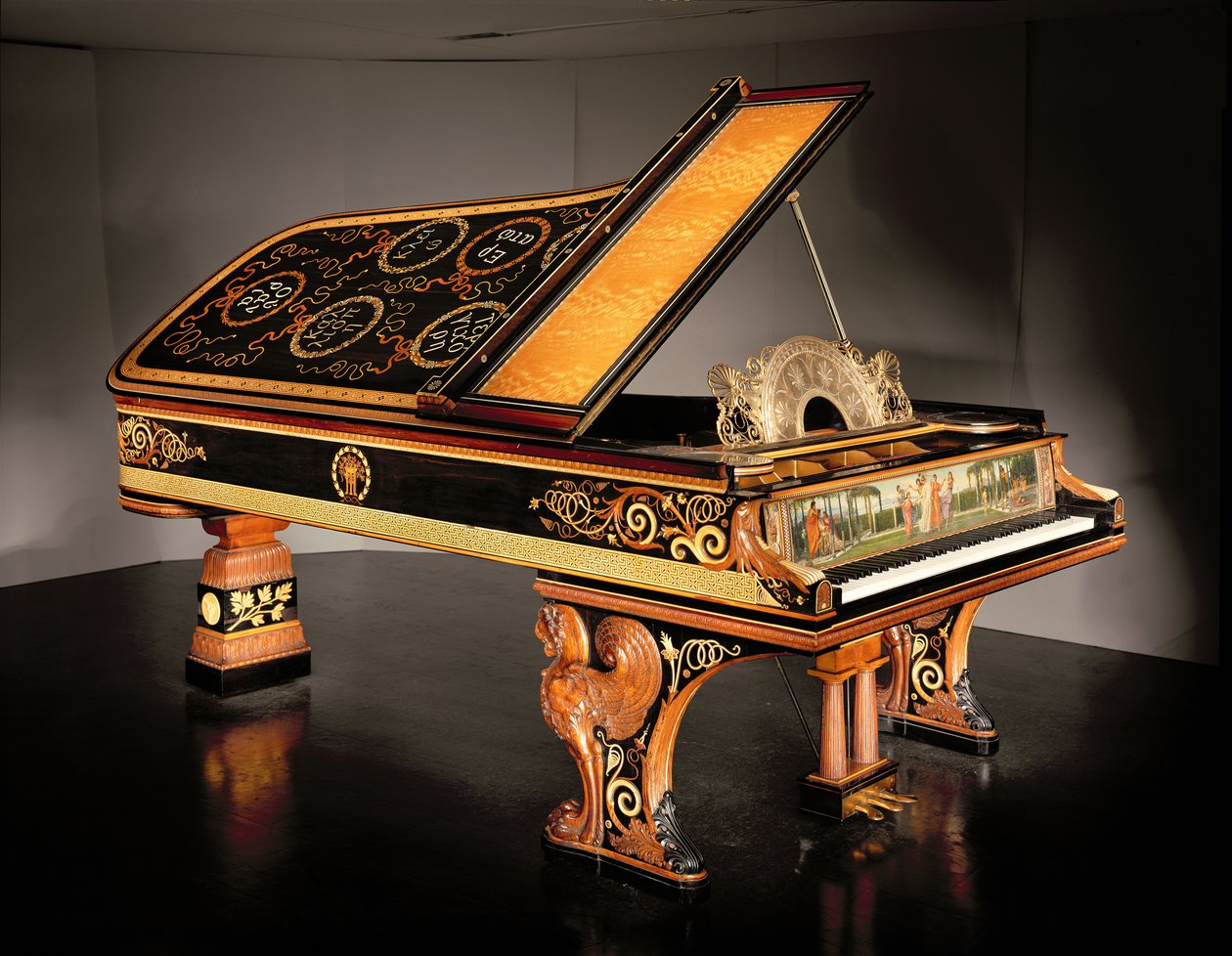 Model D Piano, č. 54538 od Steinway and Sons