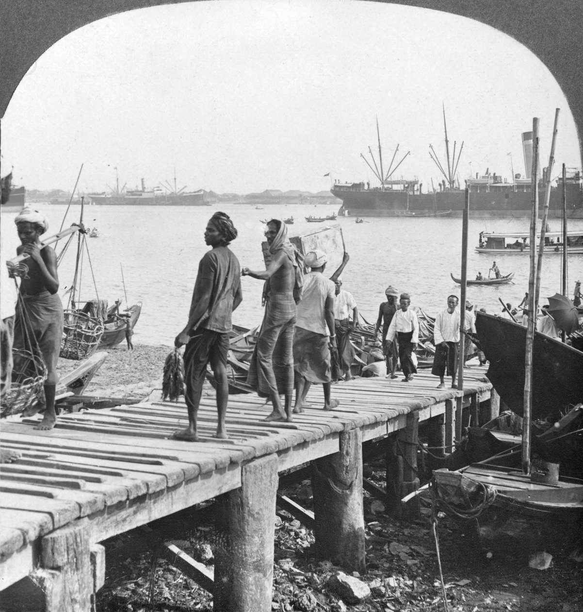 Přistávací plocha na řece Irrawaddy, Rangún, Barma, 1908 od Stereo Travel Co