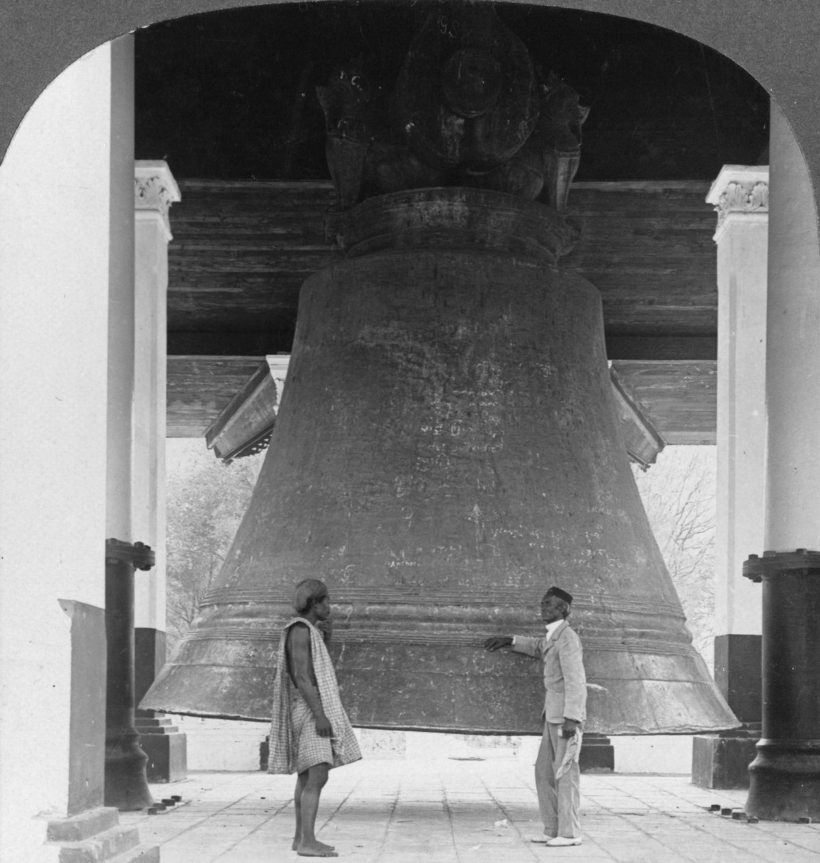 Největší dokonalý zvon na světě, Mingun, Barma, 1908 od Stereo Travel Co