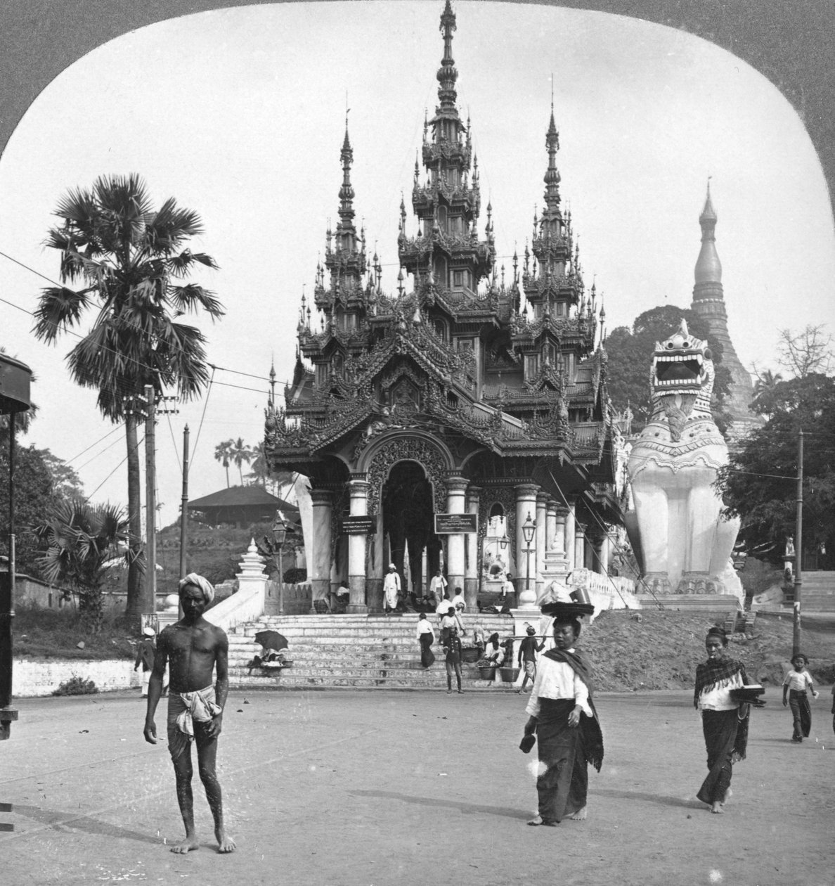 Hlavní vchod, Shwedagon Pagoda, Rangún, Barma, 1908 od Stereo Travel Co