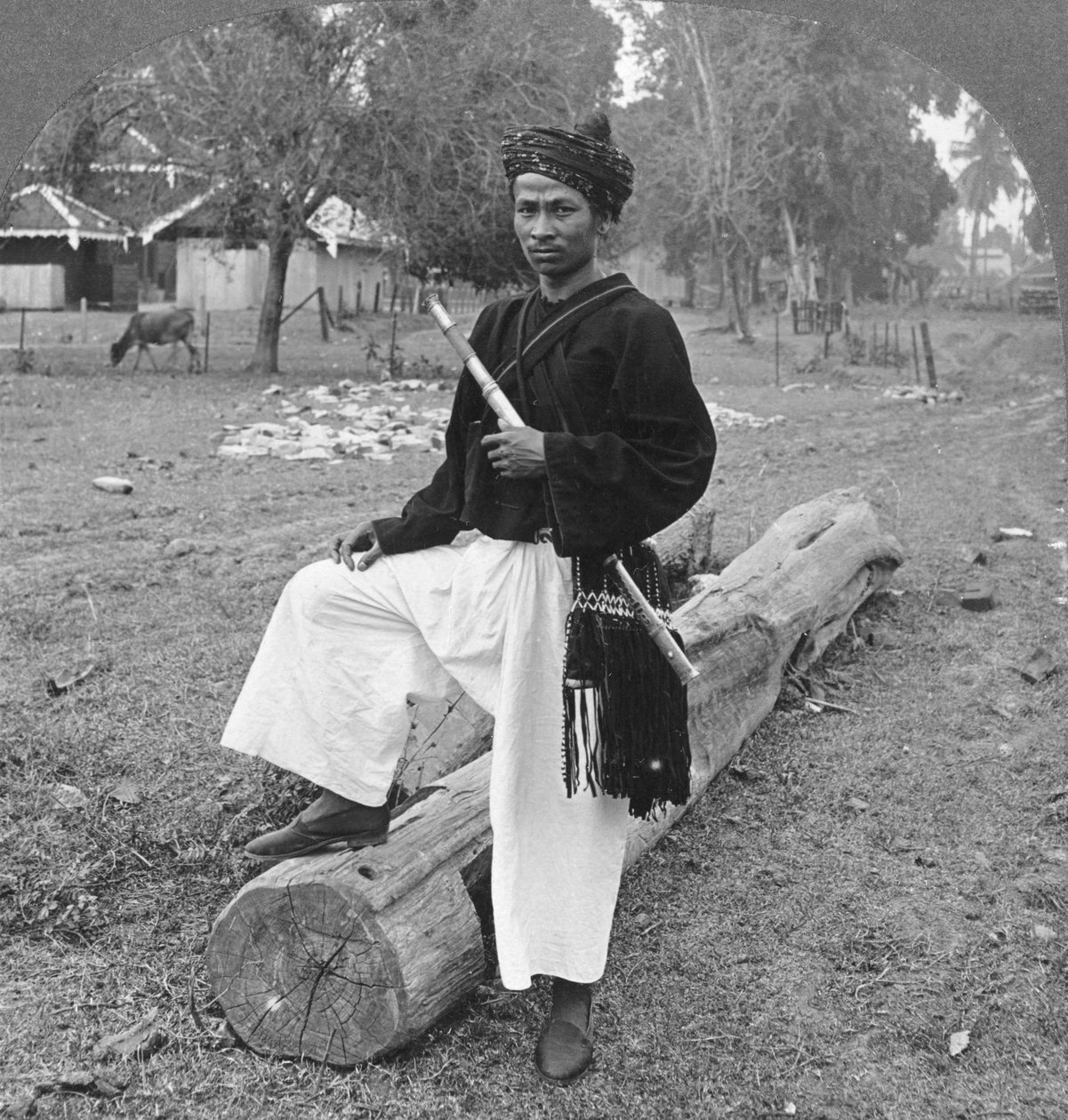Muž z kmene Kachin, Horní Barma, 1908 od Stereo Travel Co