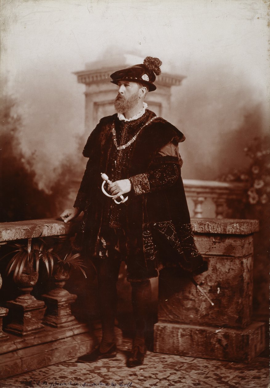 Spencer Compton Cavendish, 8. vévoda z Devonshire, jako císař Karel V., diamantový jubilejní ples vévodkyně z Devonshire v Devonshire House od Studio Lafayette