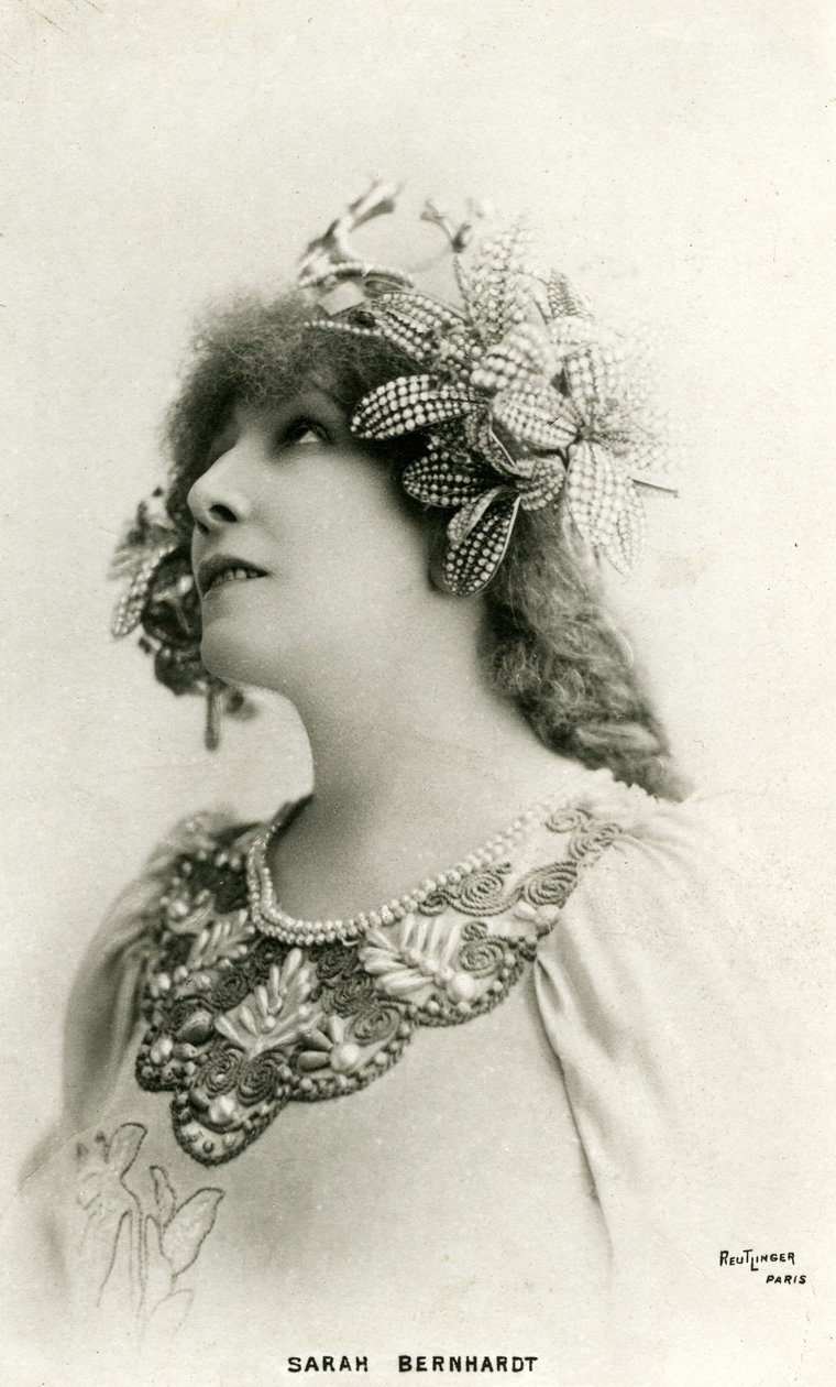 Henriette Rosine Bernard aka Sarah Bernhardt (1844-1923) jako „Vzdálená princezna“, hra Edmonda Rostanda (čb foto) od Studio Reutlinger
