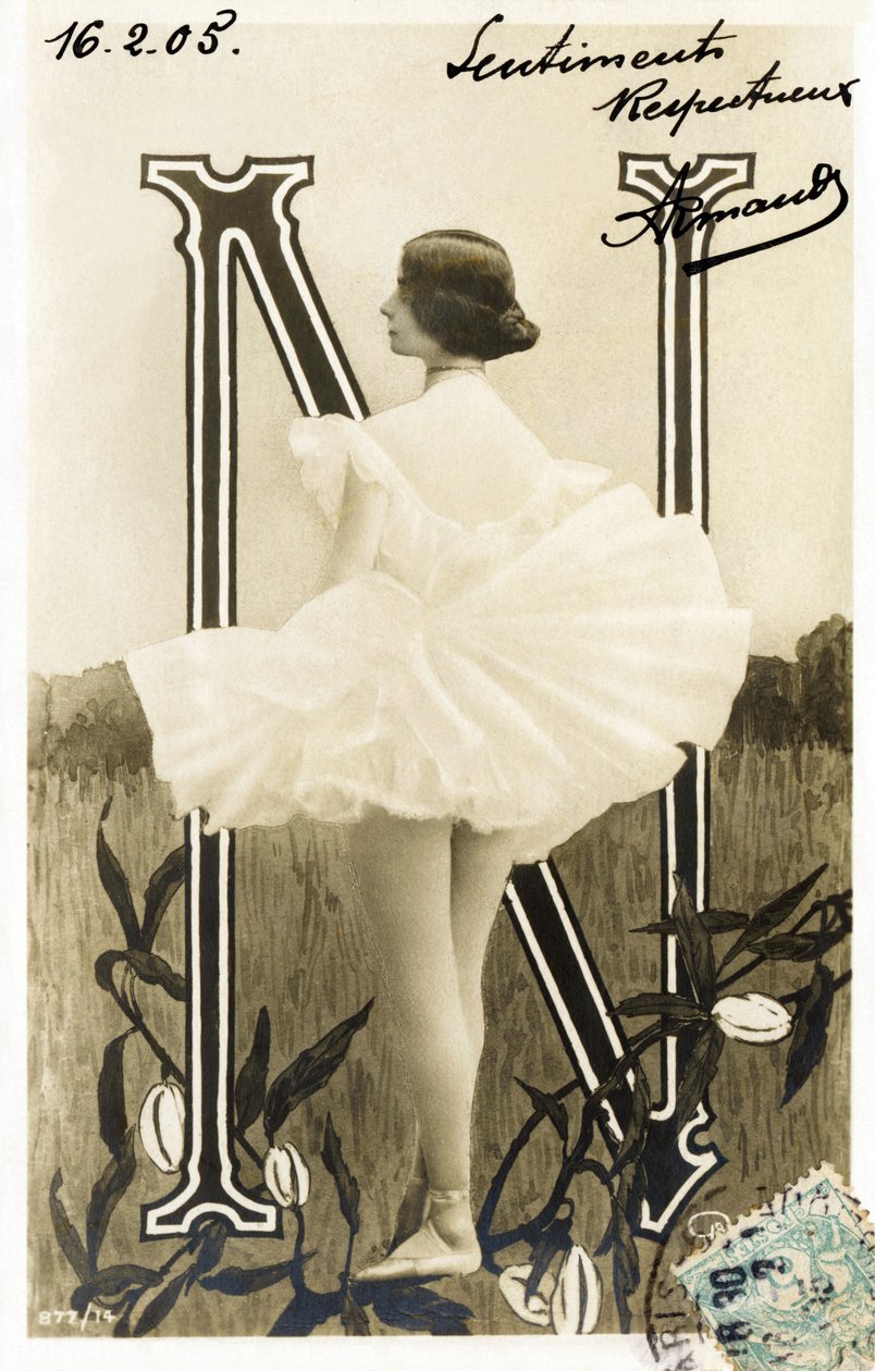 N: Cleopatre Diane de Merode, zvaná Cleo de Merode, tanečnice z Belle Epoque, vyškolená v Opera de Paris - Theater des Folies Bergere, Paříž - Abeceda na pohlednici od Studio Reutlinger