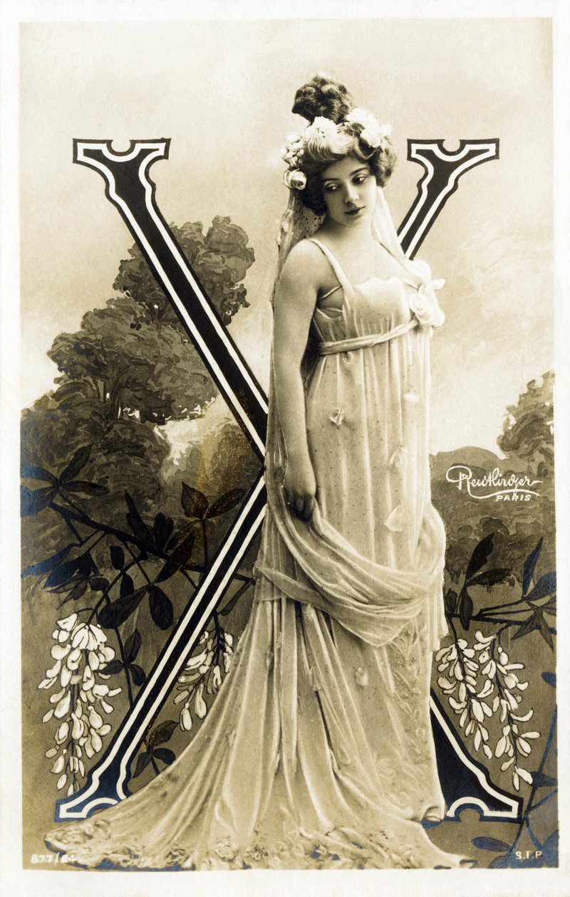 X : Amelie Dieterle , francouzská herečka a zpěvačka - Theater des Varietes, Bouffes Parisiennes, Paříž - abeceda na pohlednici od Studio Reutlinger