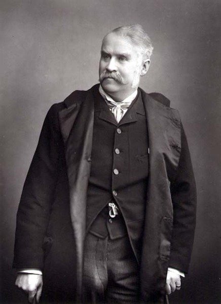 Sir William Schwenck Gilbert (1836-1911), dramatik, portrétní fotografie (čb foto) od Studio Walery
