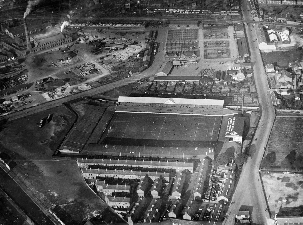 Fotbalové hřiště Notts County, Meadow Lane, Nottingham, Nottinghamshire, 1927 od Surrey Flying Services