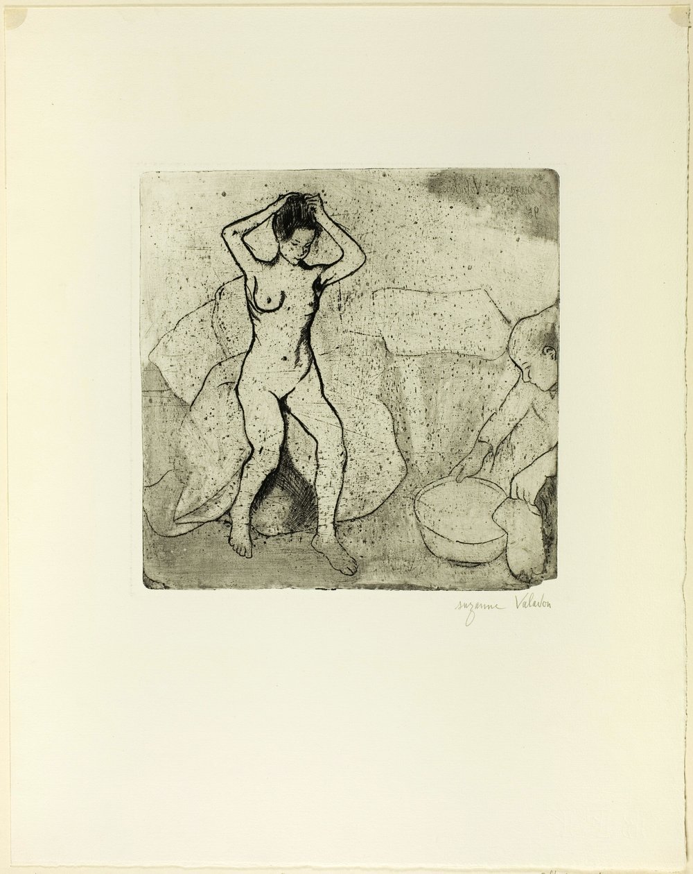 Catherine připravuje koupel a Louise, nahá, si upravuje vlasy od Suzanne Valadon