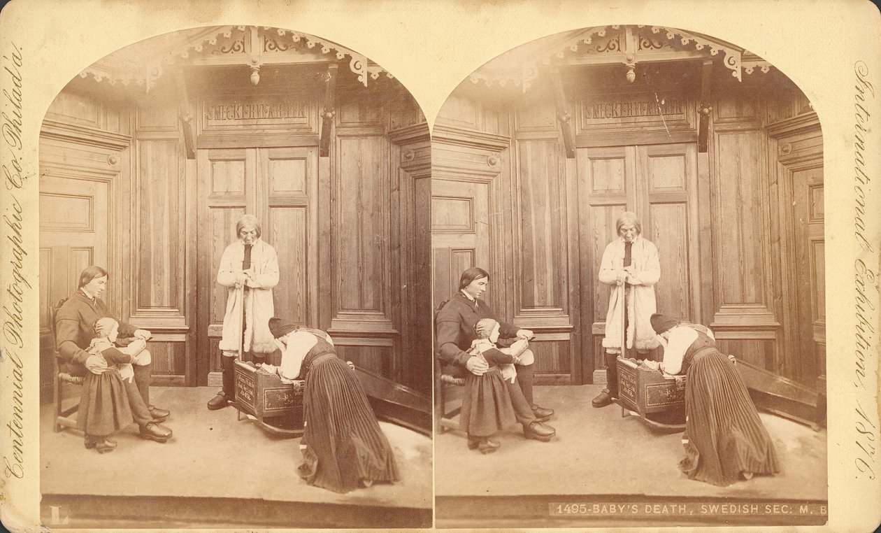 Babys Death, Švédská sekce, od Název exponátu: Scény z domácího života Švédů, Exponát #na, Hlavní výstavní budova, Budova, 1876 (stereoskopický tisk) od Swedish Photographer