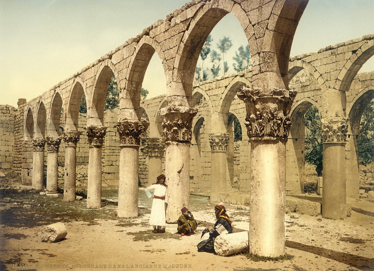 Starověká mešita, Baalbek, cca 1880-1900 (fotochrom) od Swiss Photographer