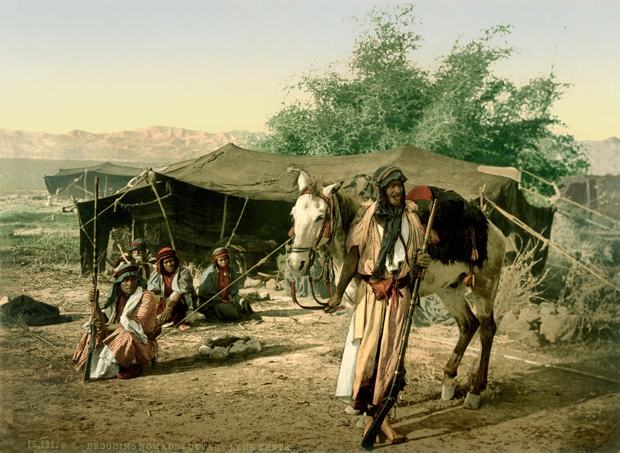 Beduíni před svým stanem v údolí Jordánu, kolem 1880-1900 (fotochrom) od Swiss Photographer