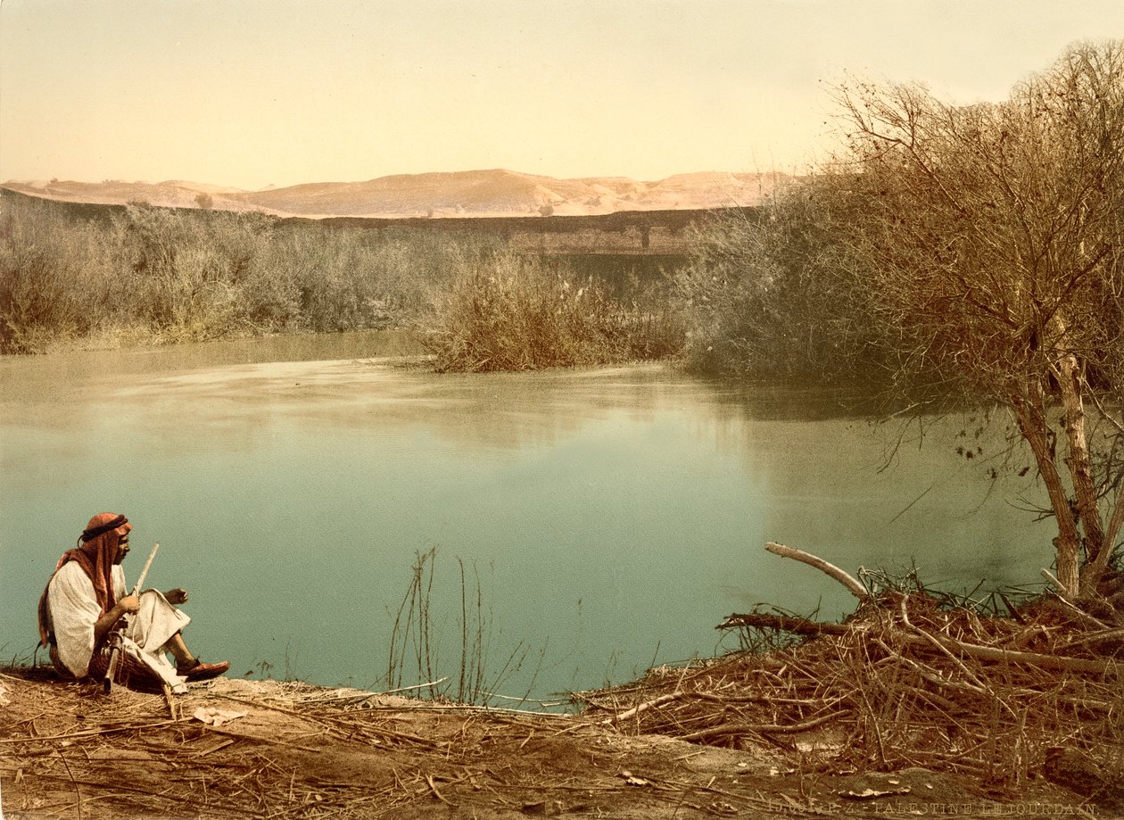 Řeka Jordán při pohledu na východ směrem k Transjordánsku, cca 1880-1900 (fotochrom) od Swiss Photographer