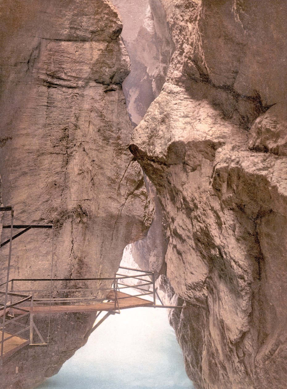 Aare Gorge, poblíž Meiringen, Švýcarsko, hospoda. c.1900 od Swiss Photographer