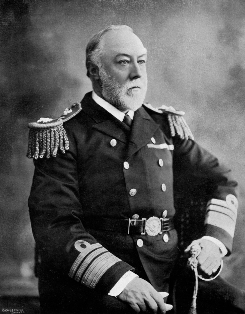 Viceadmirál Sir Henry Fairfax, britský námořní důstojník, 1896. od Symonds and Co